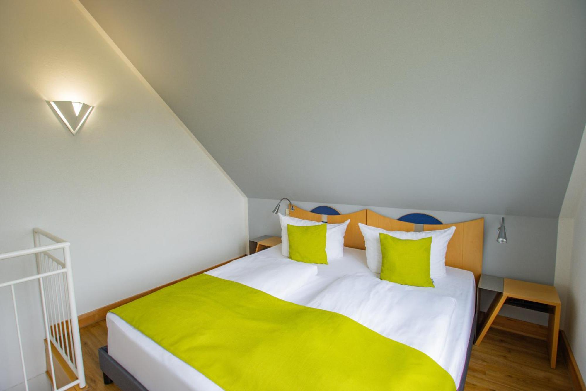 Inselhotel Kleiner Bodden Buschvitz Esterno foto