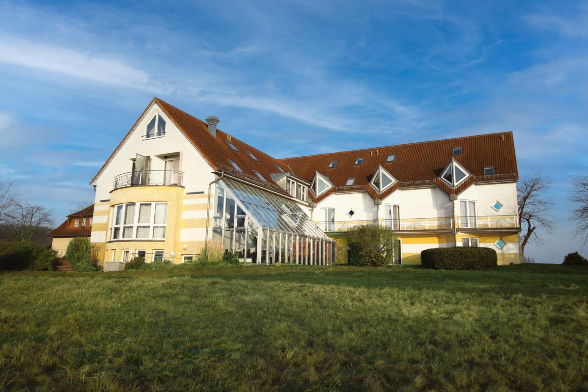 Inselhotel Kleiner Bodden Buschvitz Esterno foto