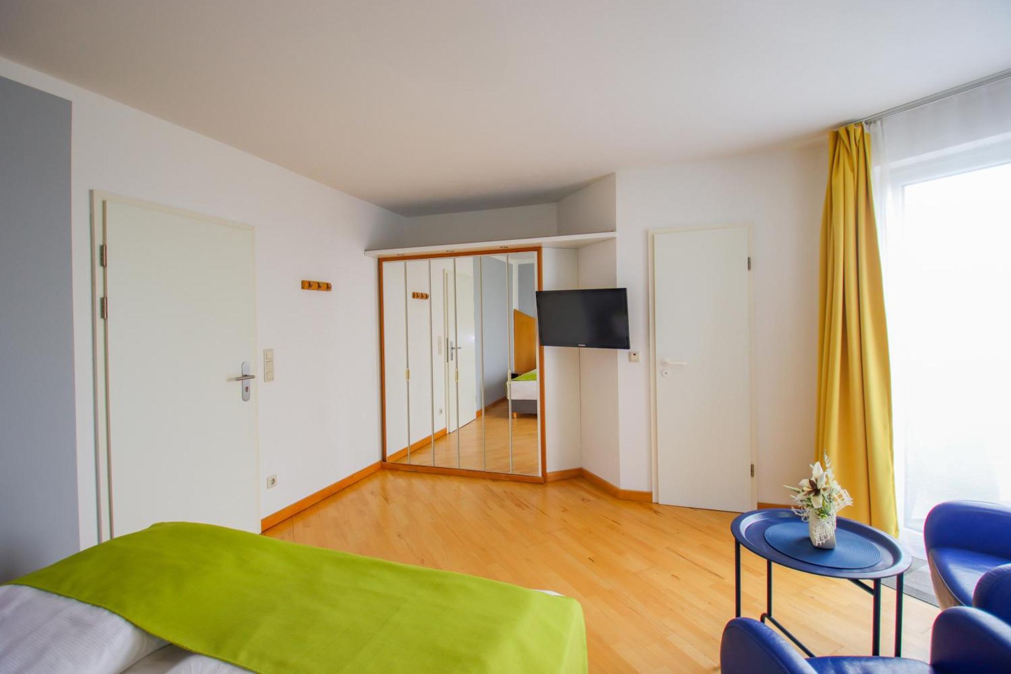 Inselhotel Kleiner Bodden Buschvitz Esterno foto