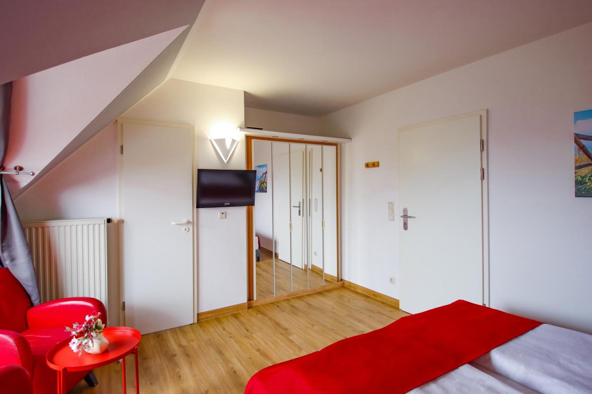 Inselhotel Kleiner Bodden Buschvitz Esterno foto