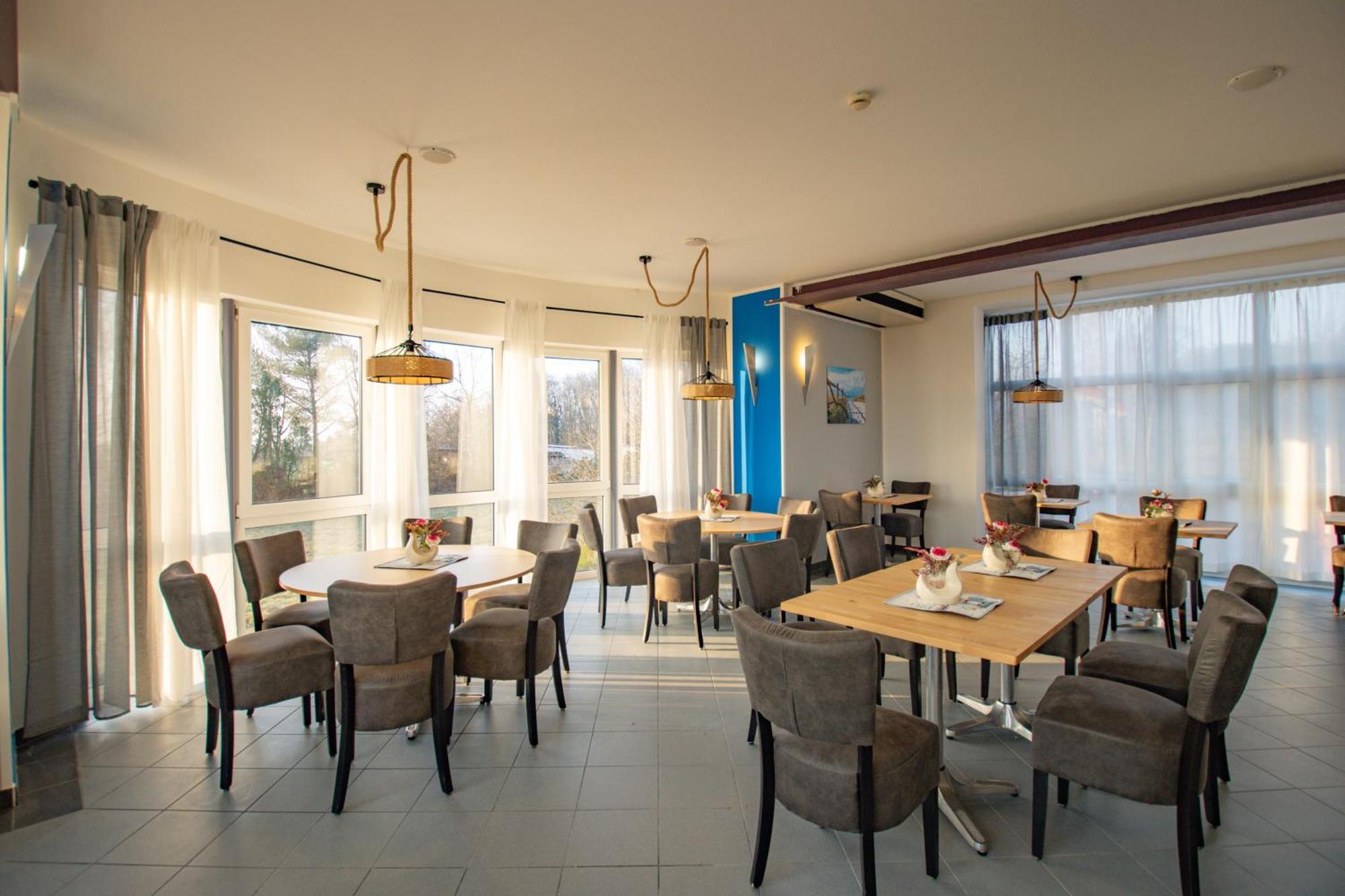 Inselhotel Kleiner Bodden Buschvitz Esterno foto