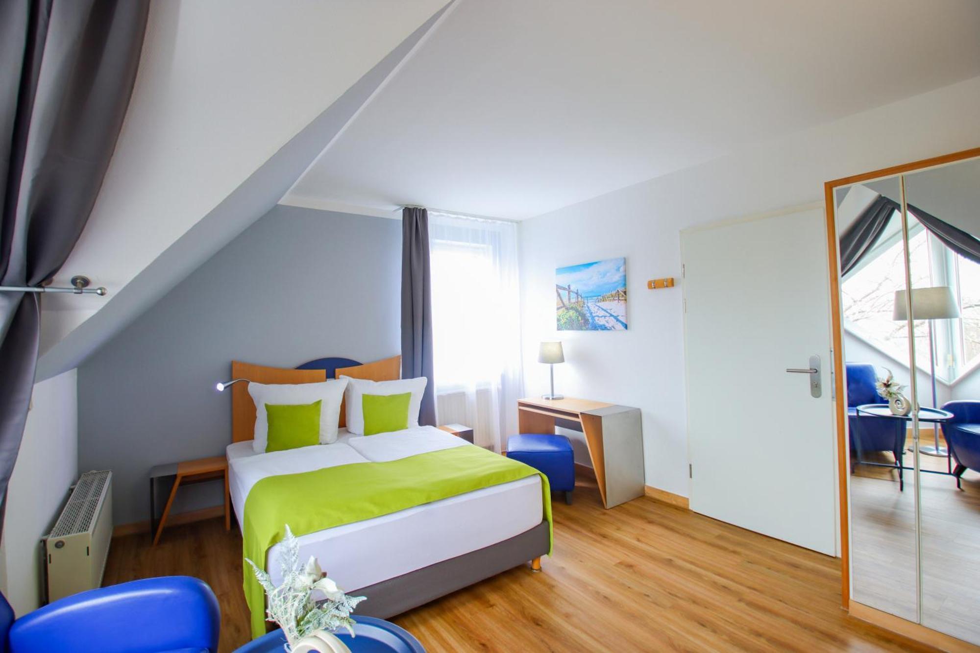 Inselhotel Kleiner Bodden Buschvitz Esterno foto