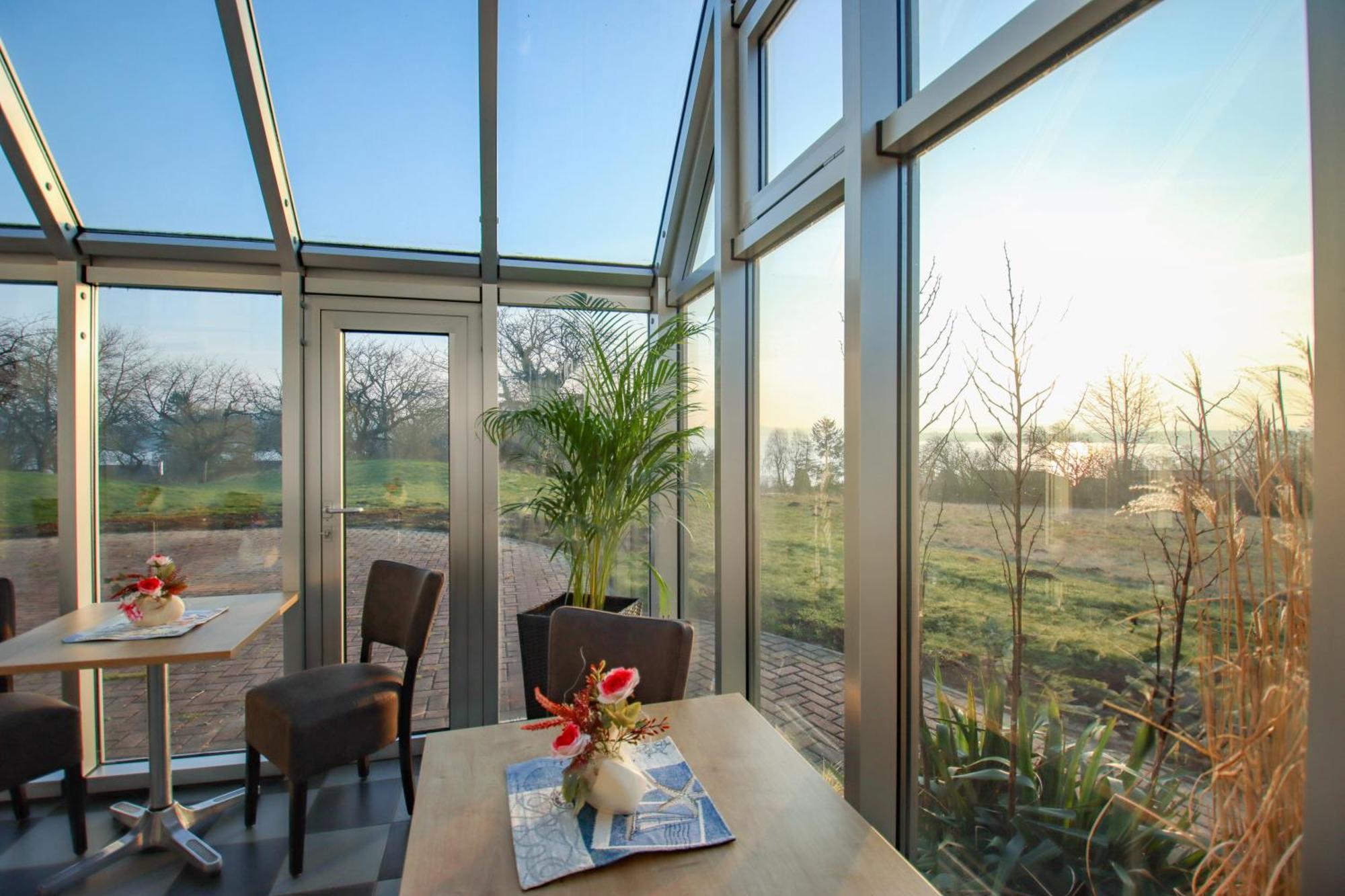 Inselhotel Kleiner Bodden Buschvitz Esterno foto
