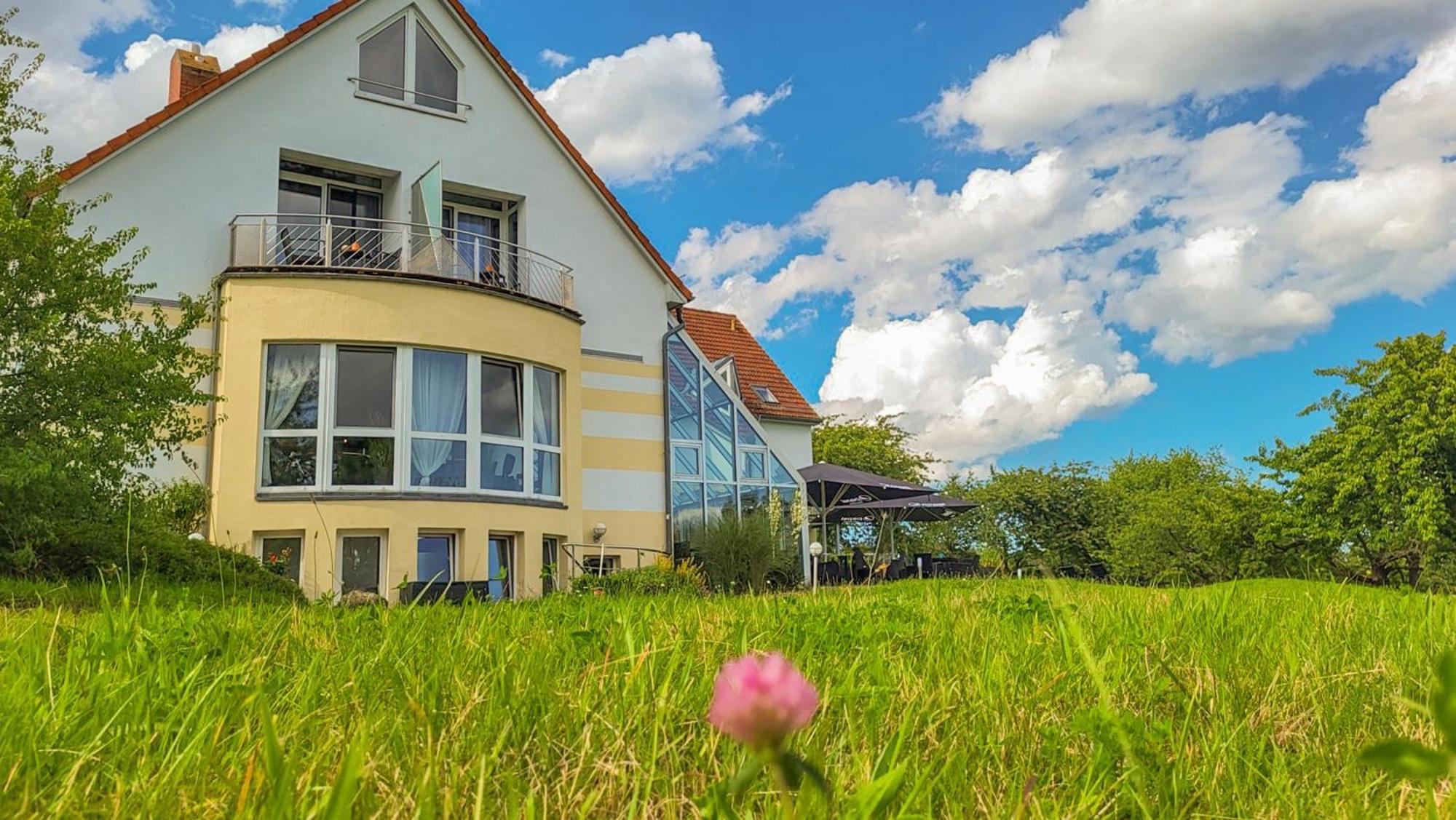 Inselhotel Kleiner Bodden Buschvitz Esterno foto
